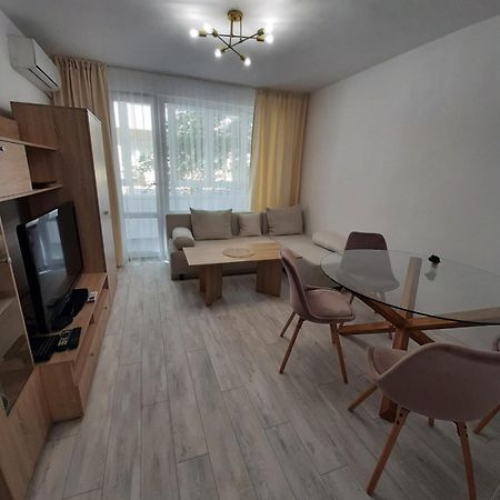 Nicole Apartment Warna Exterior foto